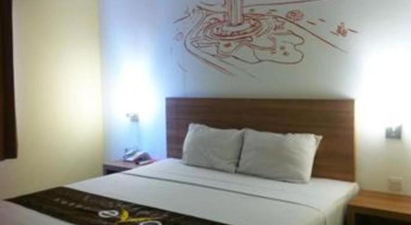 Evora Hotel Surabaya Exterior foto